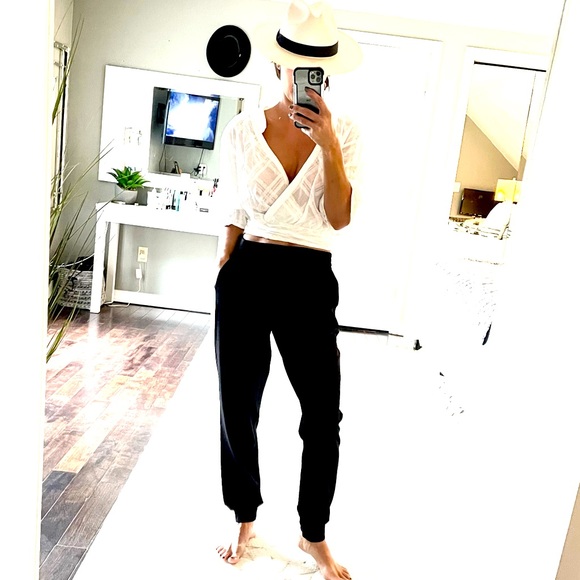 White House Black Market Pants - White House Black Market black banded ankle pants size 2